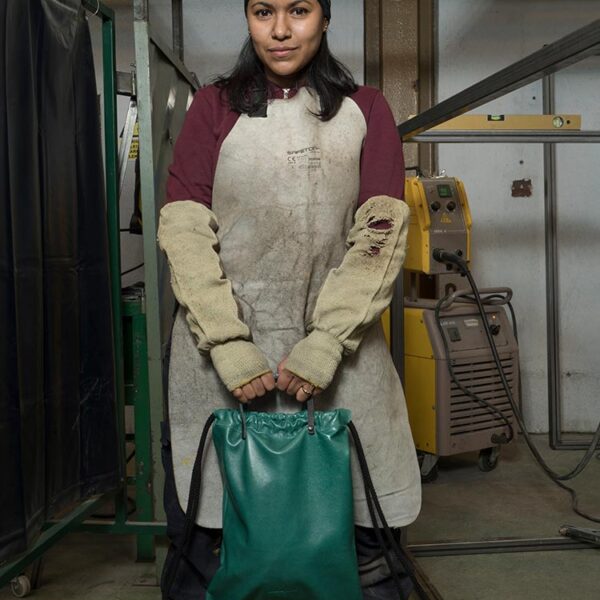 Alumnado de Soldadura y Calderería y "Revoluciona taller de cuero"