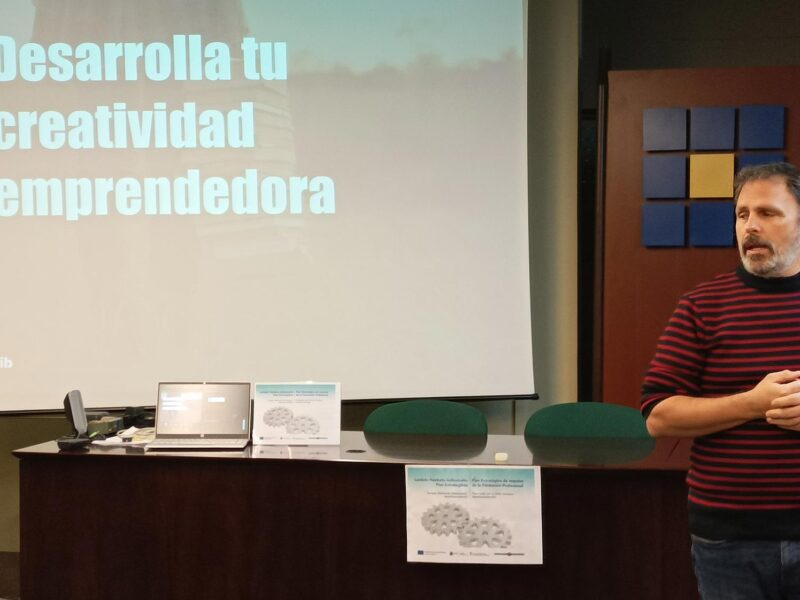 TALLERES DE CREATIVIDAD EMPRENDEDORA