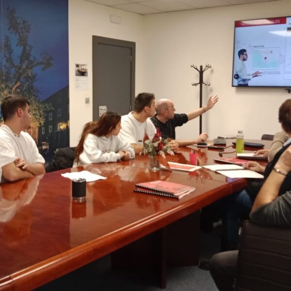 DEFENSA DE PROYECTOS FINALISTAS EN EL PROGRAMA ENPRESARI DE DEMA